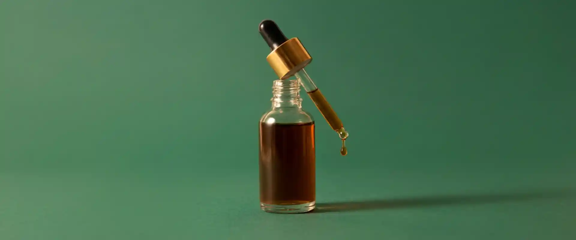 Natural tannin water preparation for aquariums Natural blackwater aquarium prepared with tannins